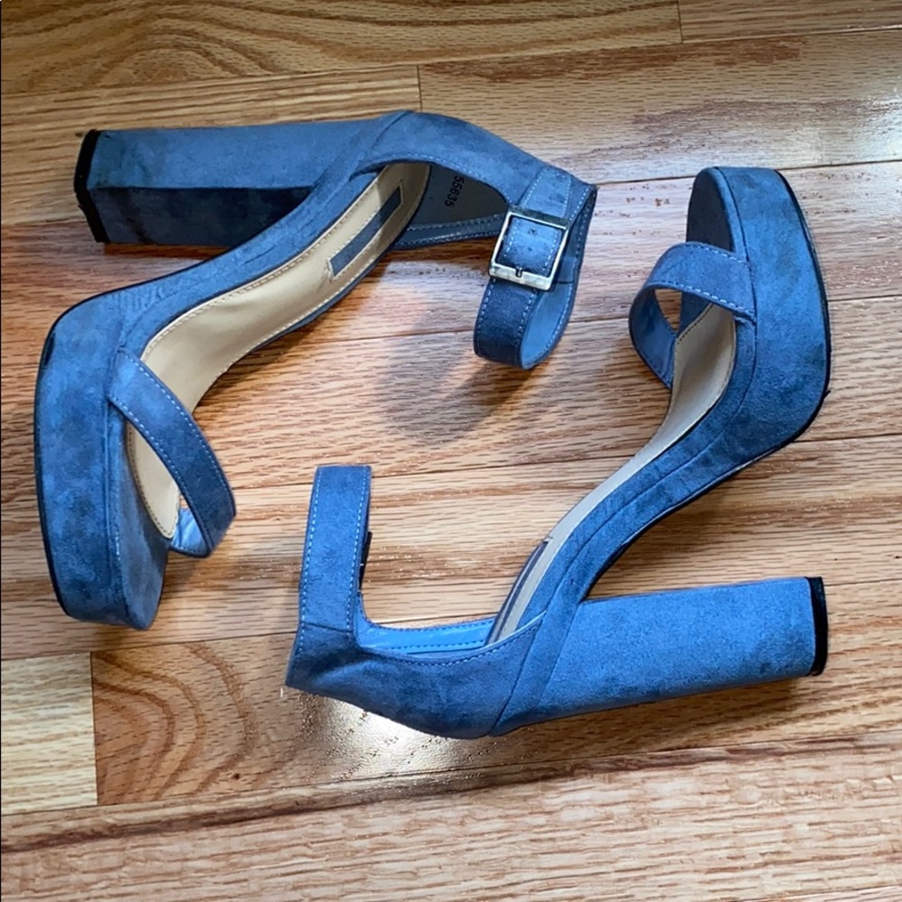 High heel sandal